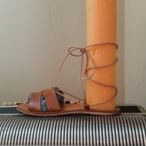 BOHO CHIC URBAN OUTFITTERS TAN LEATHER LACE UP